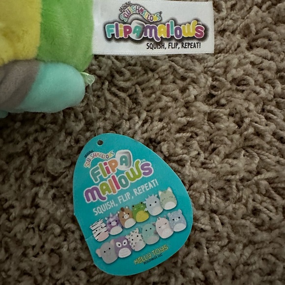 Squishmallow - flips from Hippo to frog - Picture 2 of 4